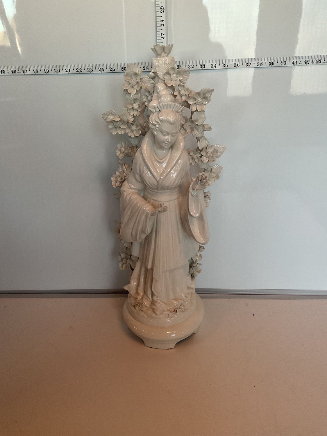Blanc De Chine Lady Porcelain White Statue