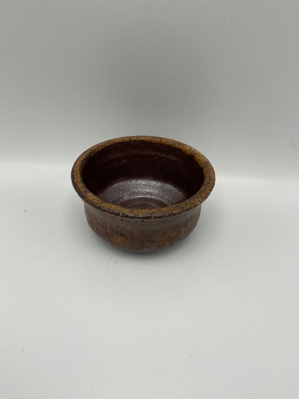 Ridge pattern brown stoneware bowl