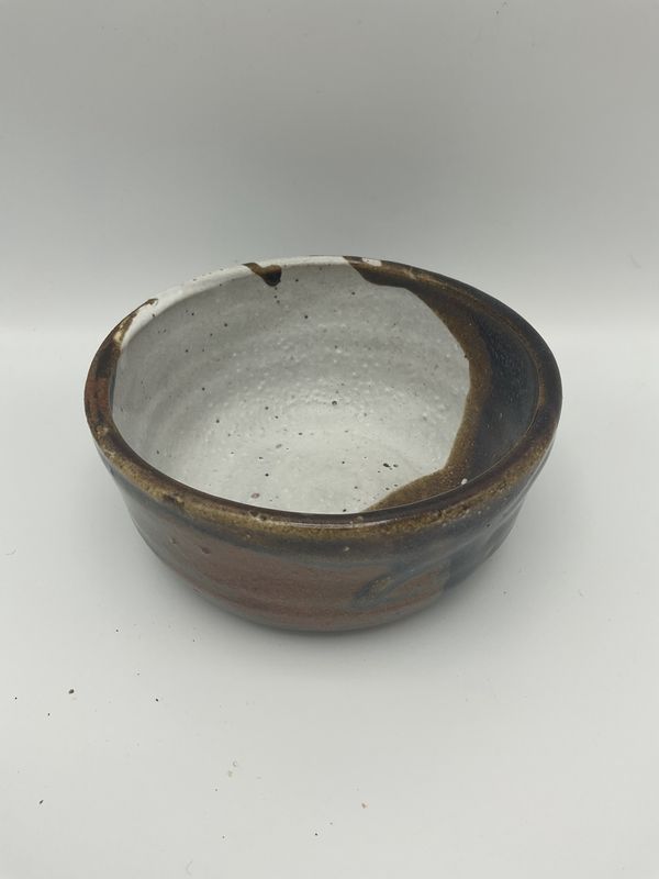 Brown &amp; white stoneware bowl
