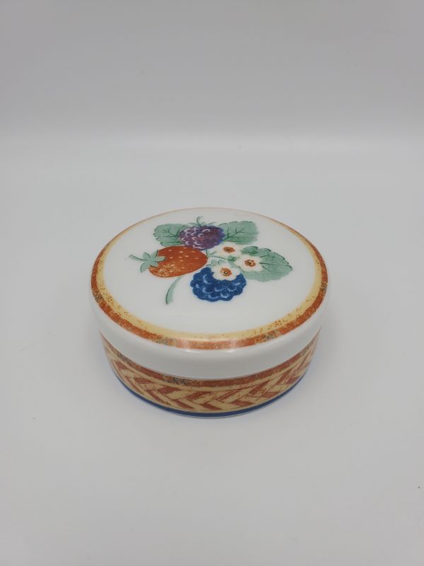 Viste Alegre Vintage Porcelain Trinket Box