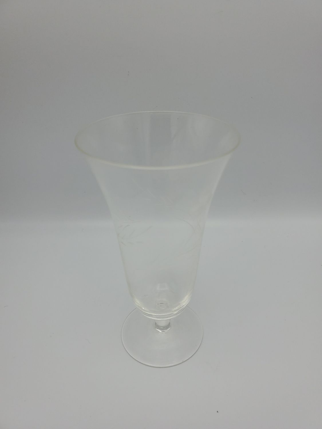 1 stemmed tulip vintage glass
