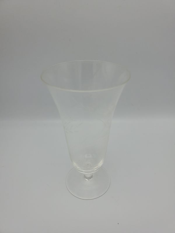 1 stemmed tulip vintage glass