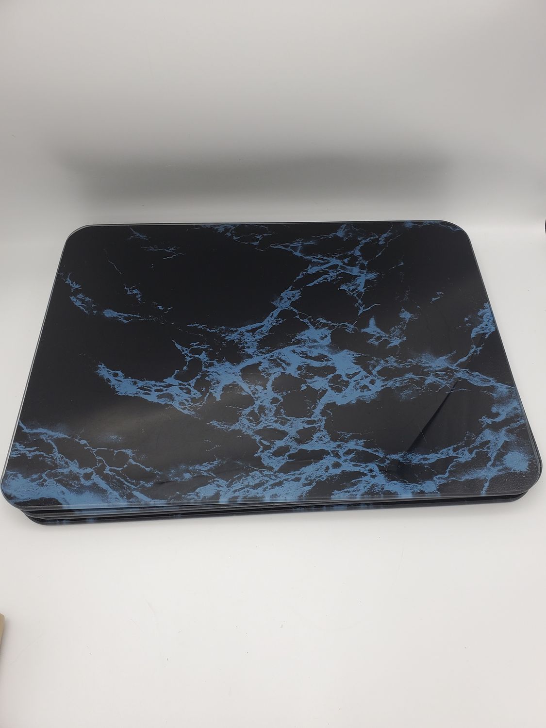 Set tmprd glass blue &amp; black marble trays, 4