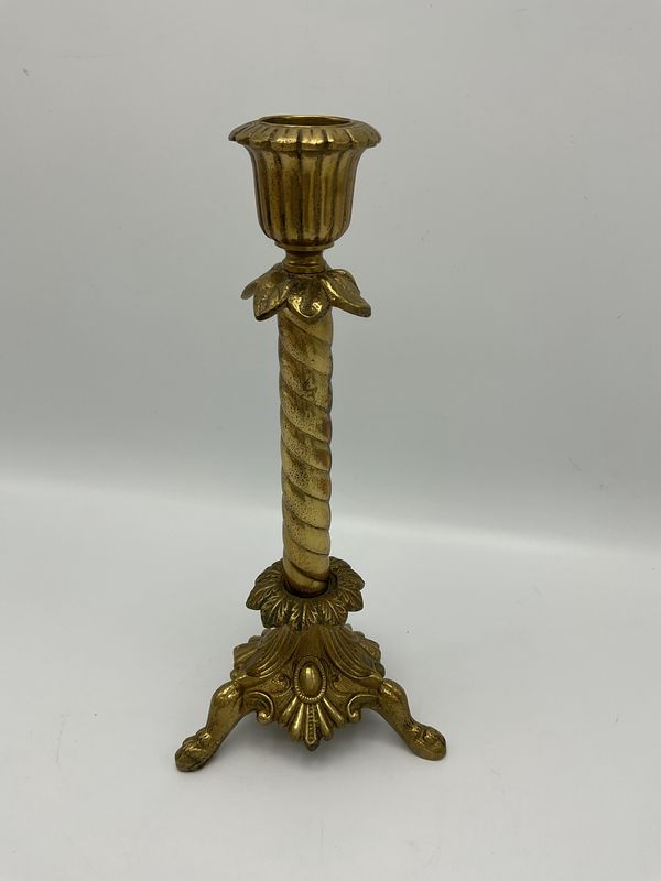 Leaf spiral candlestick holders