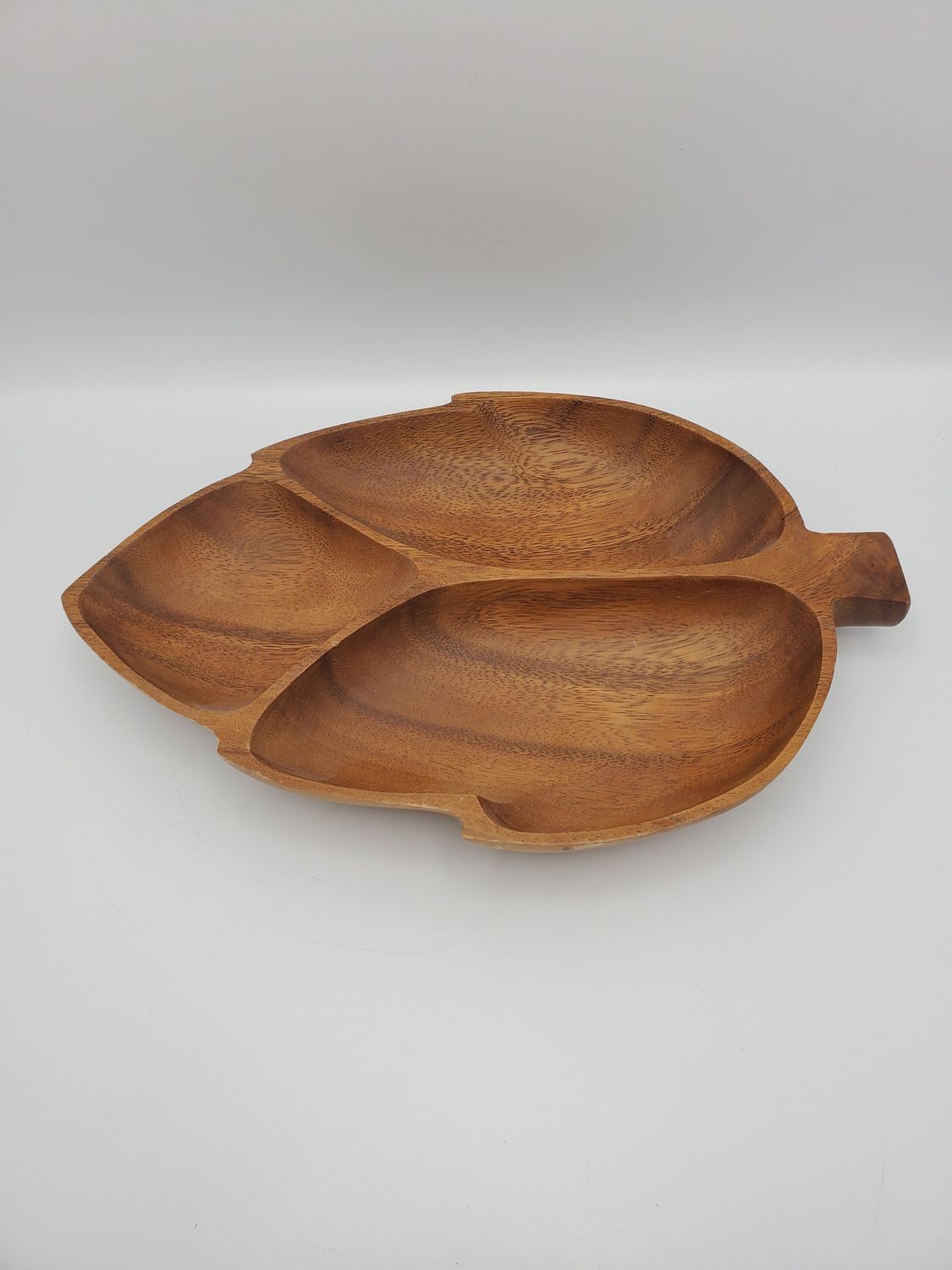 Monkeypod divided leaf dish