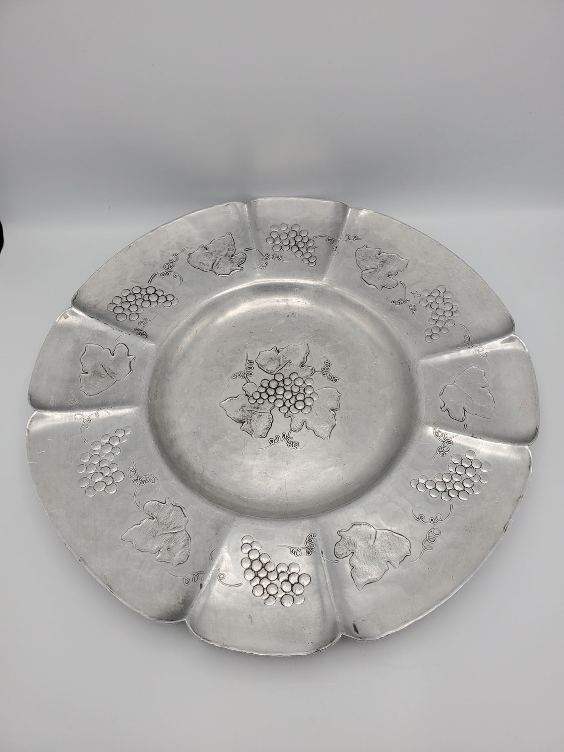 Wendell August Forge Grape Plate #505