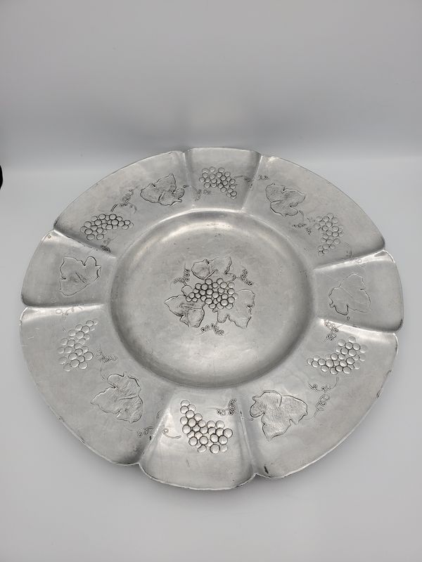 Wendell August Forge Grape Plate #505
