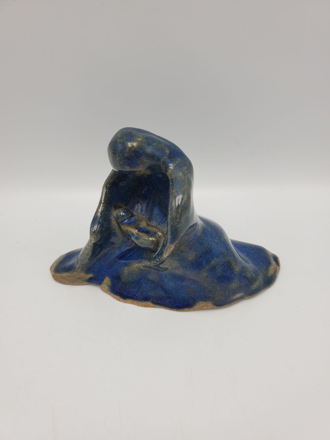 Mother and child sculpture