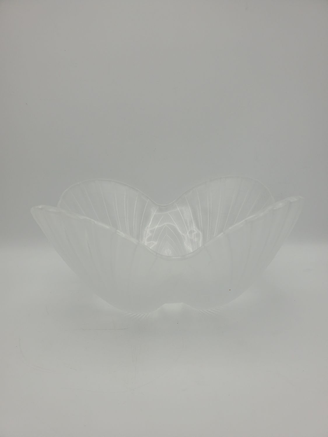 Frosted shell bowl