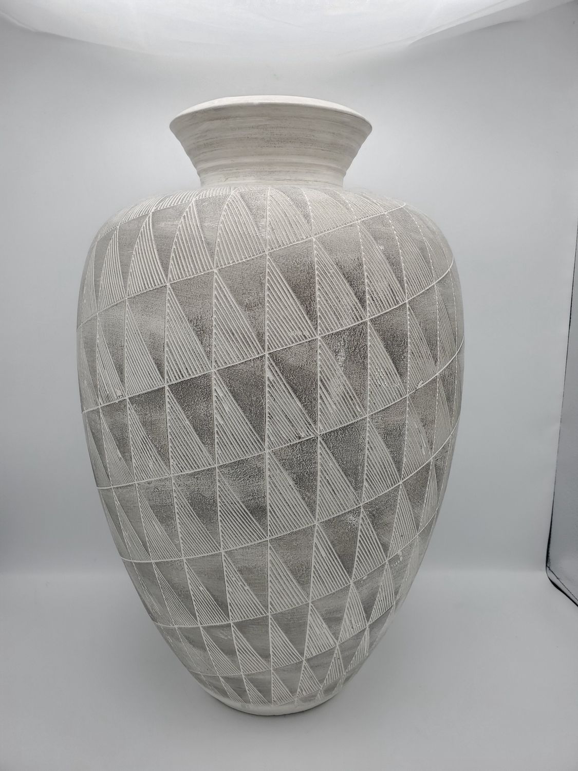 1987 Casual Lamps Textured Geometric Vase