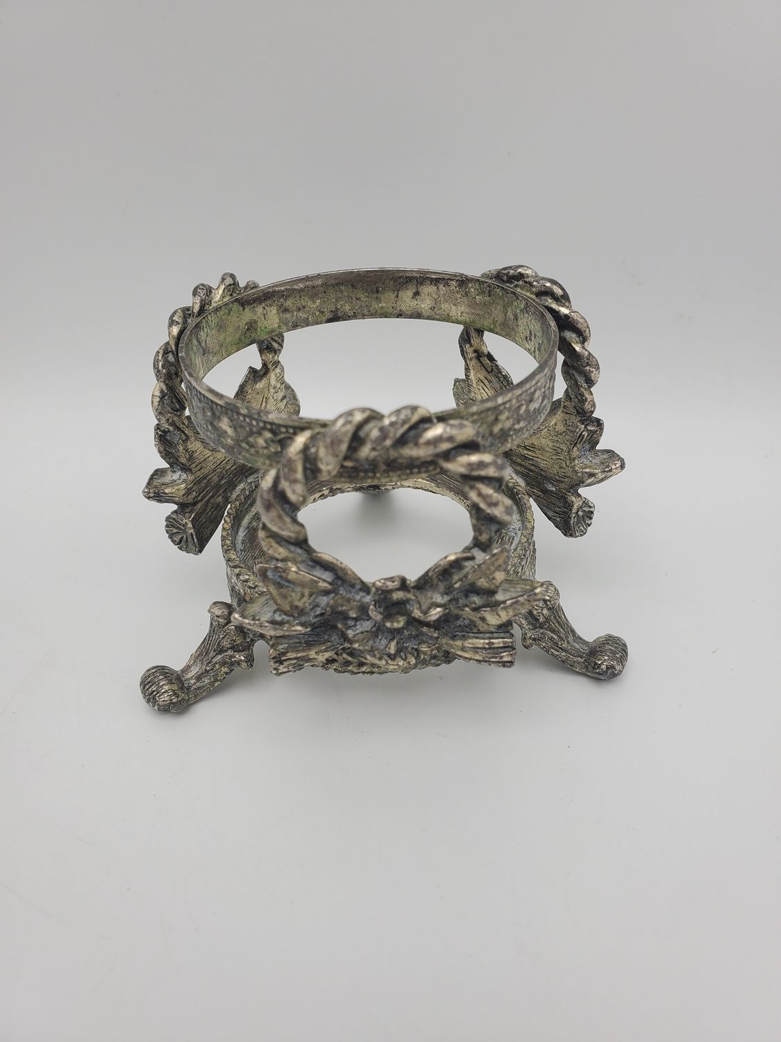 Metal Vintage Wreath Candle Holder