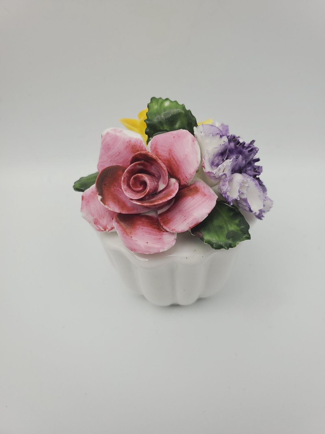 Sandford flower bouquet figurine