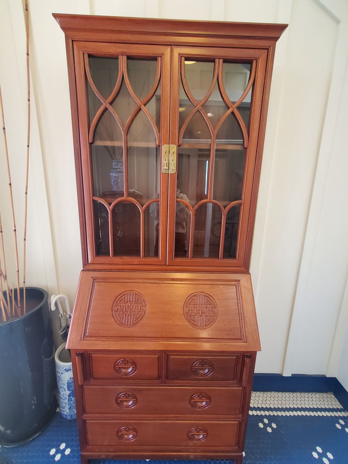 Shou secretary desk with hutch