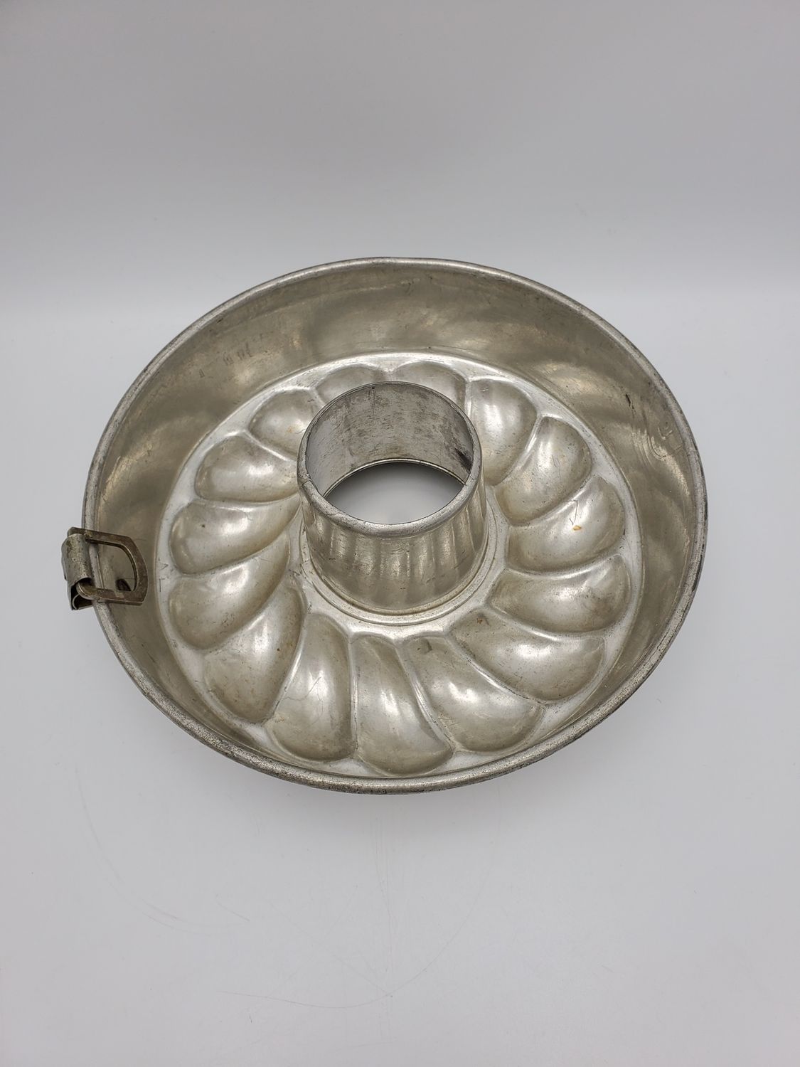 French Antique Tin Swirled Tube Cake Mold with Latch