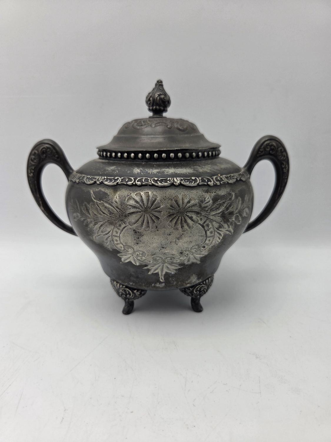 Queen City Silver Co. “Cincinnatus” Quadruple Plate Lidded Sugar Bowl