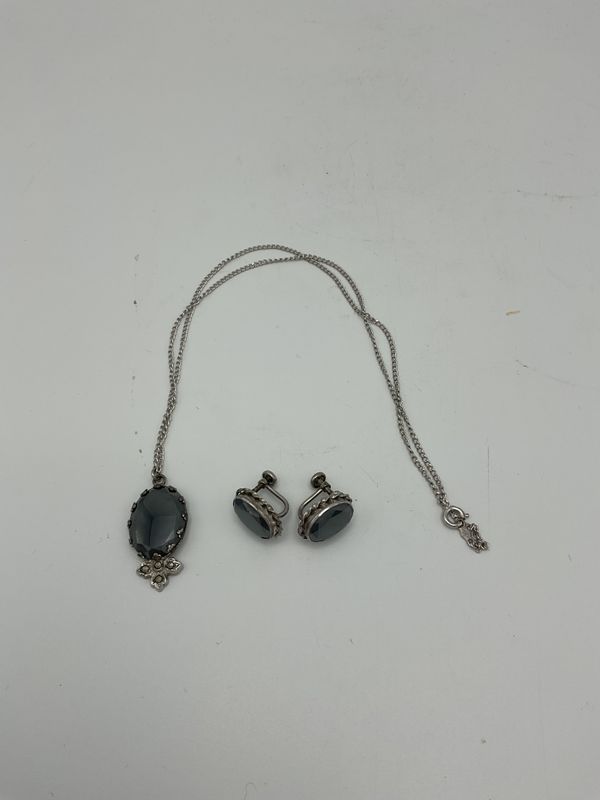 Black Stone Vintage Necklace and Earrings Set