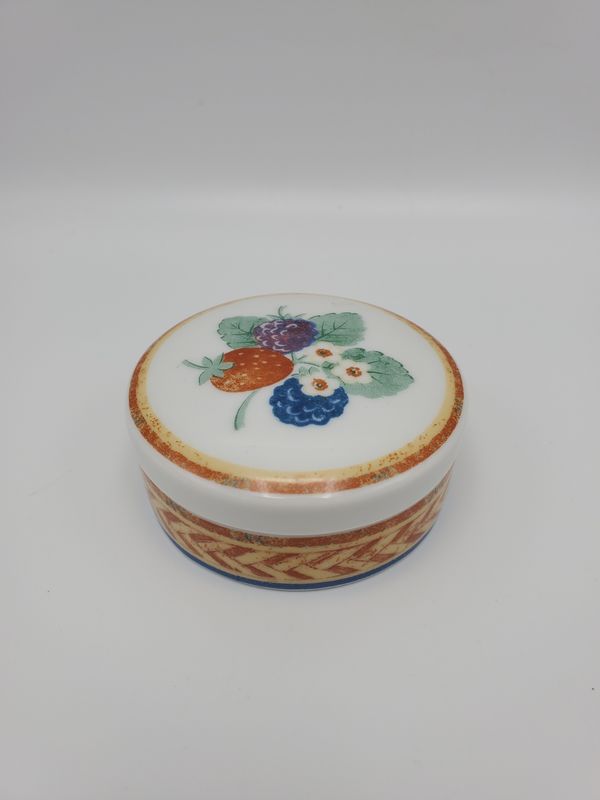Viste Alegre Vintage Porcelain Trinket Box