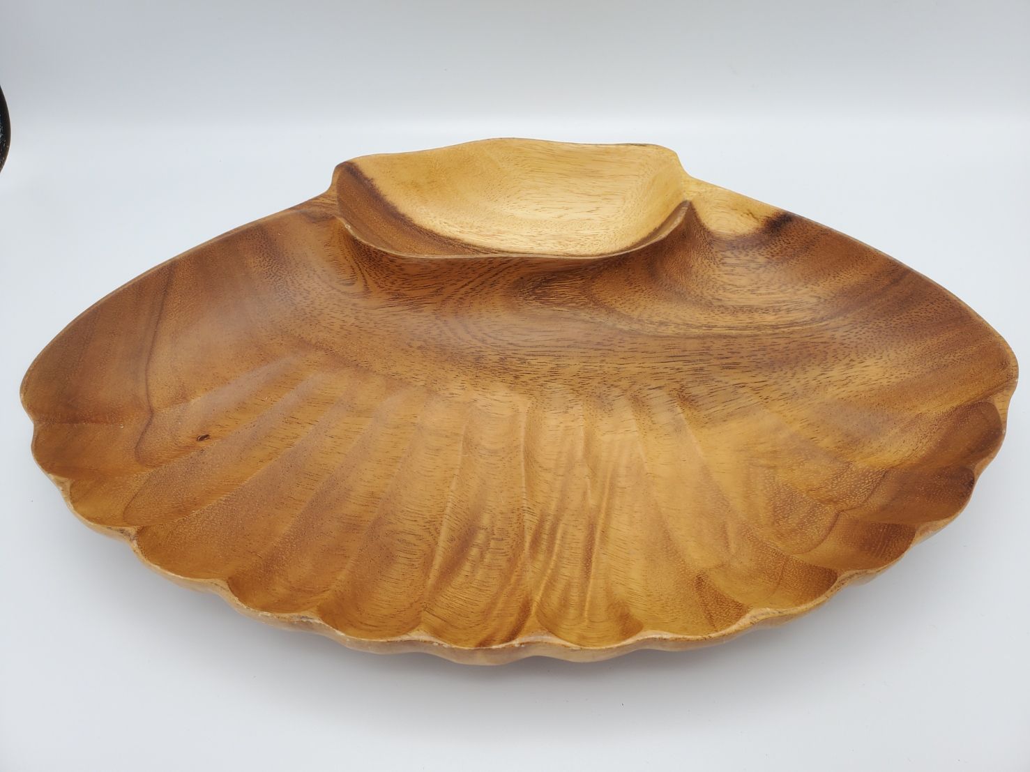 Monkey Pod Wood Clam Shell Vintage Serving Bowl