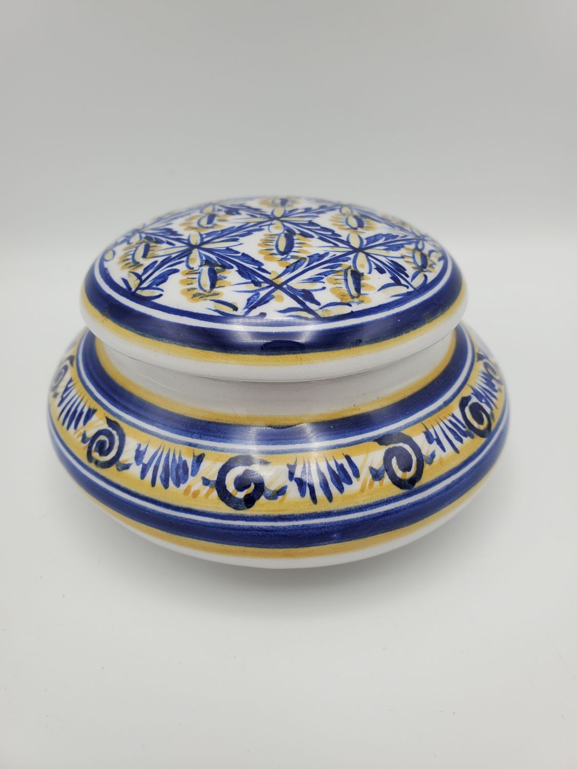 Cerâmica Conímbrica Lidded Trinket Box