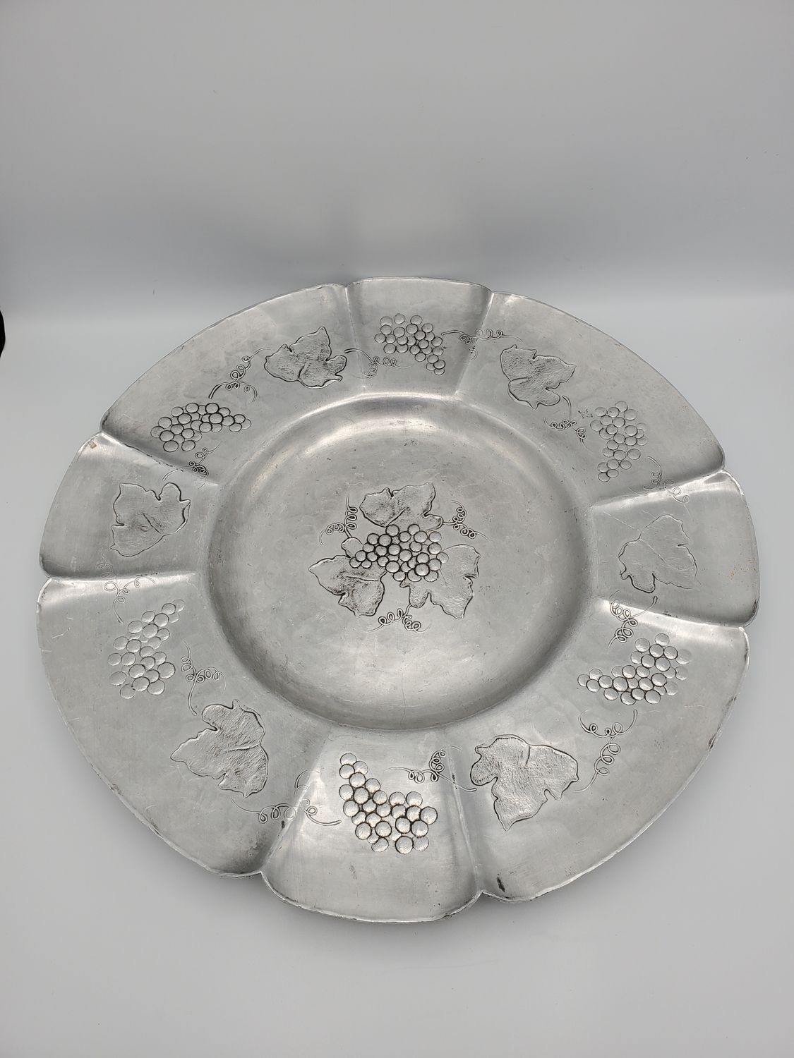 Wendell August Forge Grape Plate #505