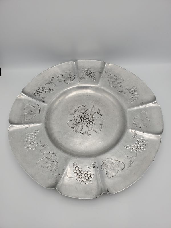 Wendell August Forge Grape Plate #505
