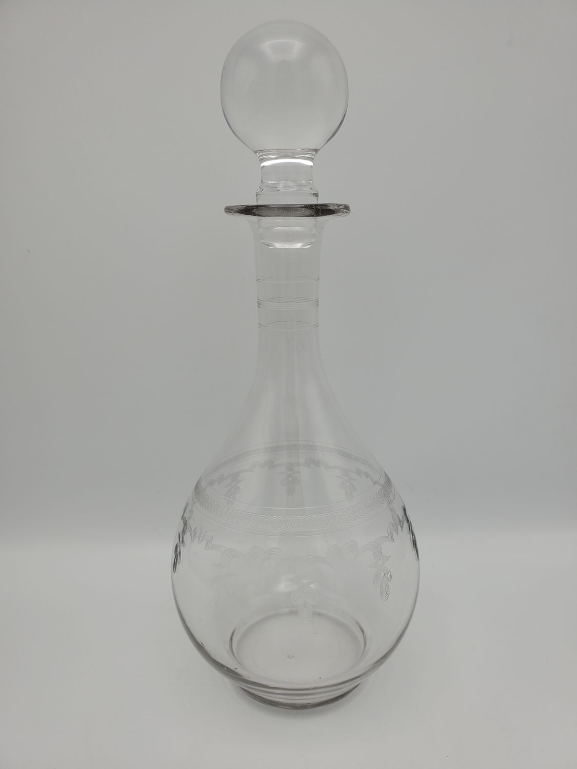 Clear frosted etched design decanter, 12 in