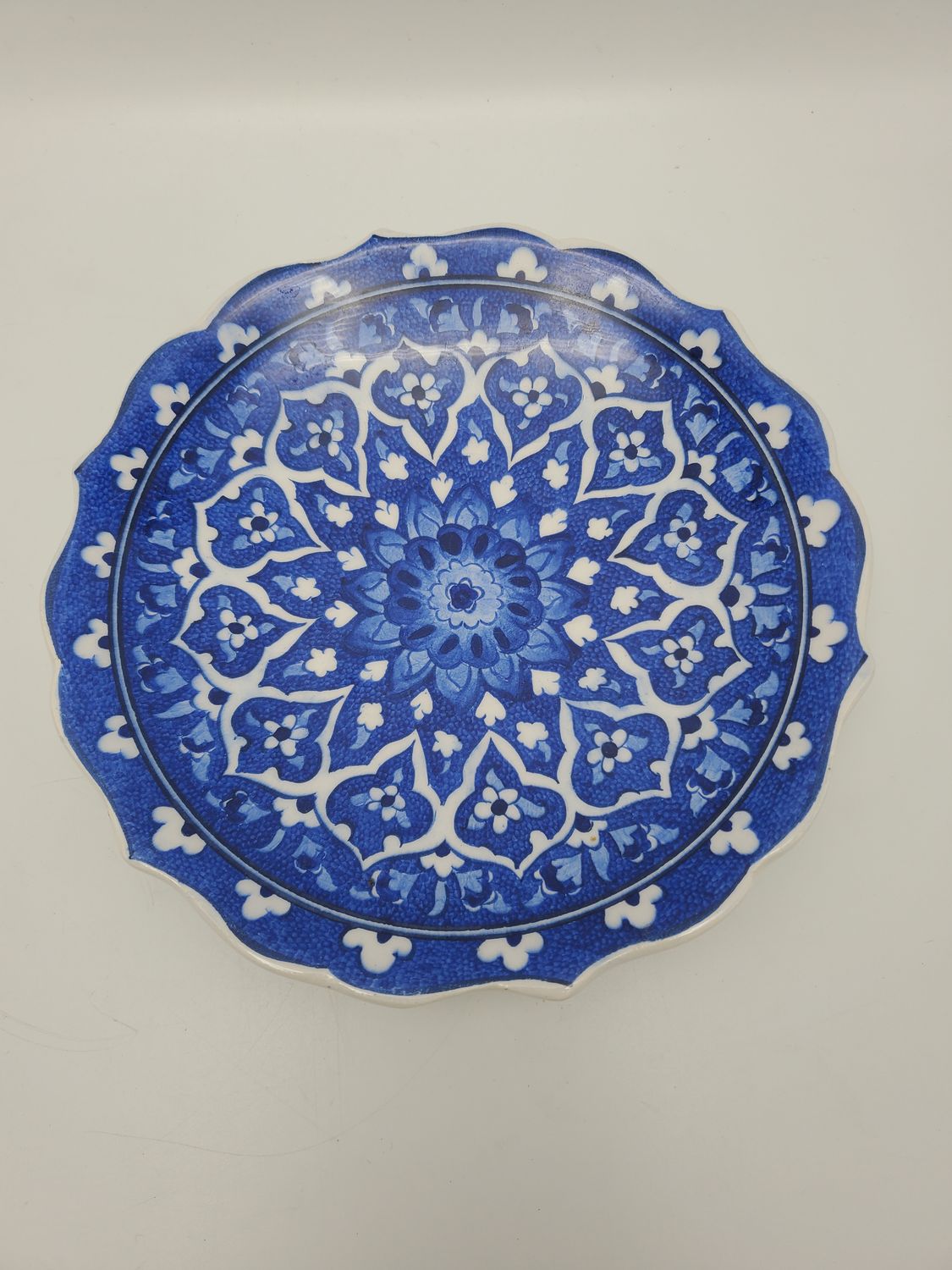 Gini Blue Scalloped Edge Plate