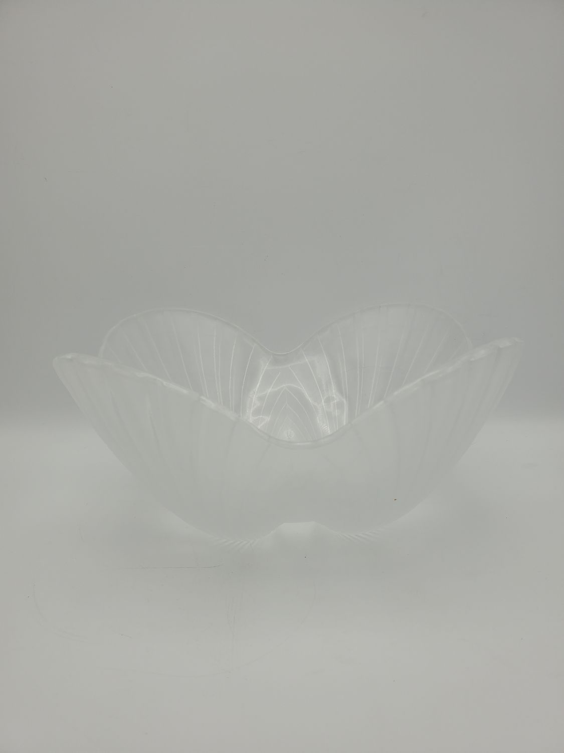 Frosted shell bowl
