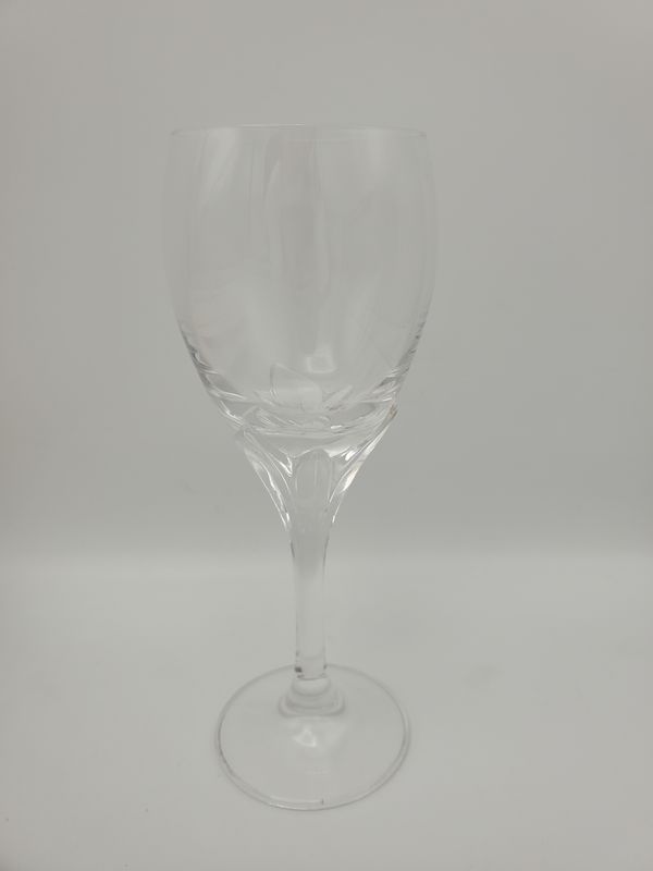 2 Swirled Vint Crystal White Wine Glasses
