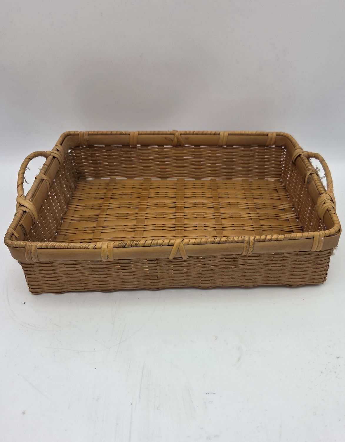 Vntg Wvn Wicker Serving Tray Basket