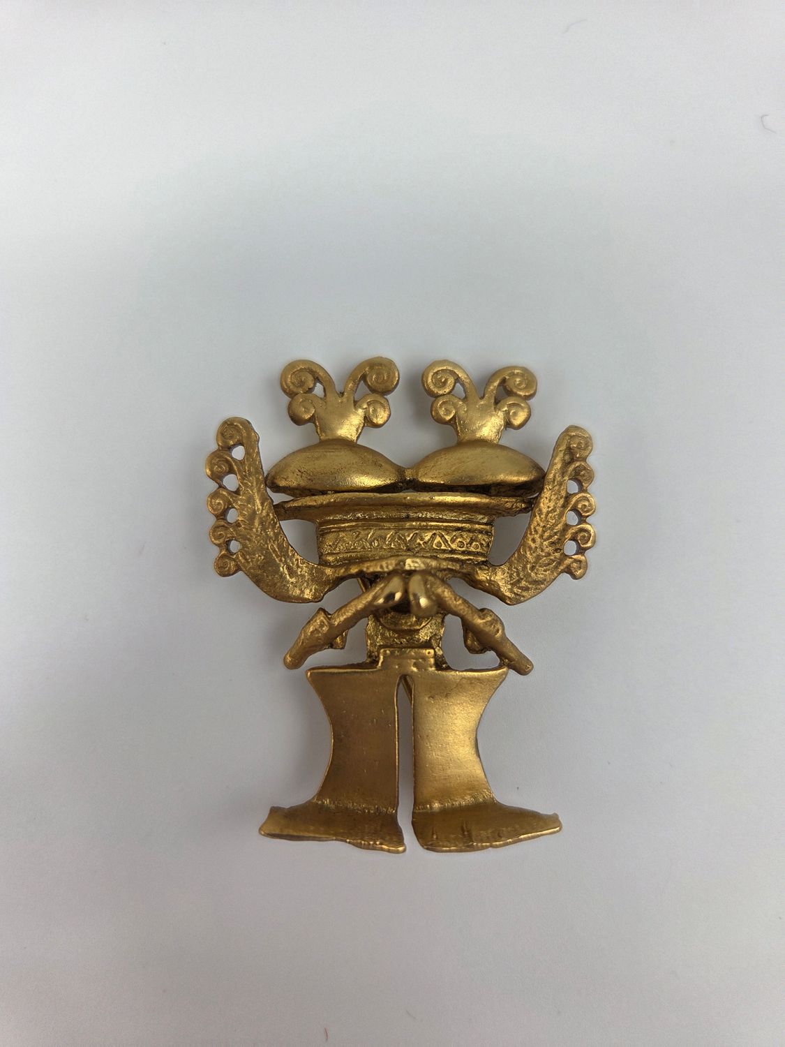 Amulet Colombia Darian Brooch