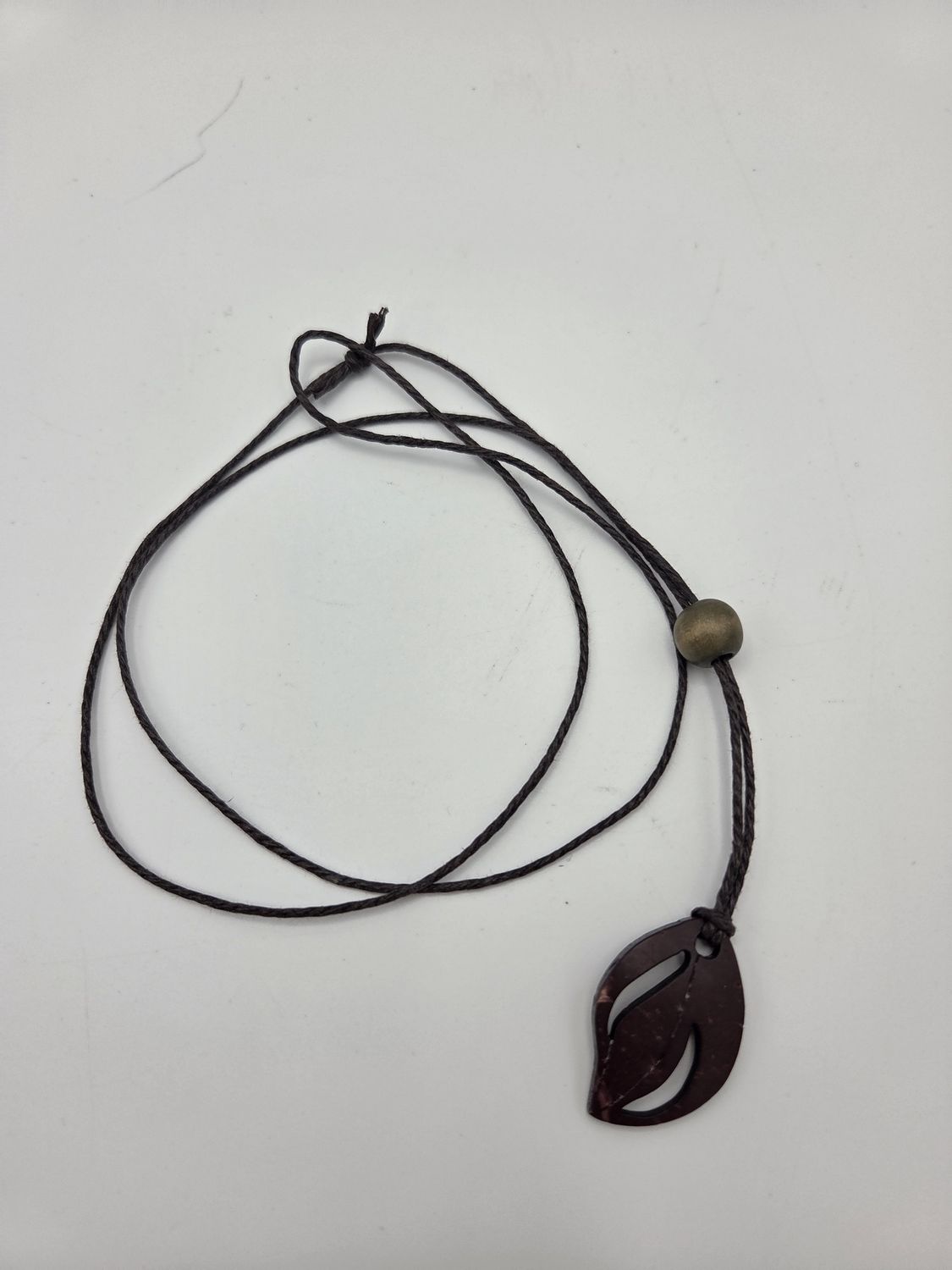 Adjustable Cord Wd Leaf Necklace