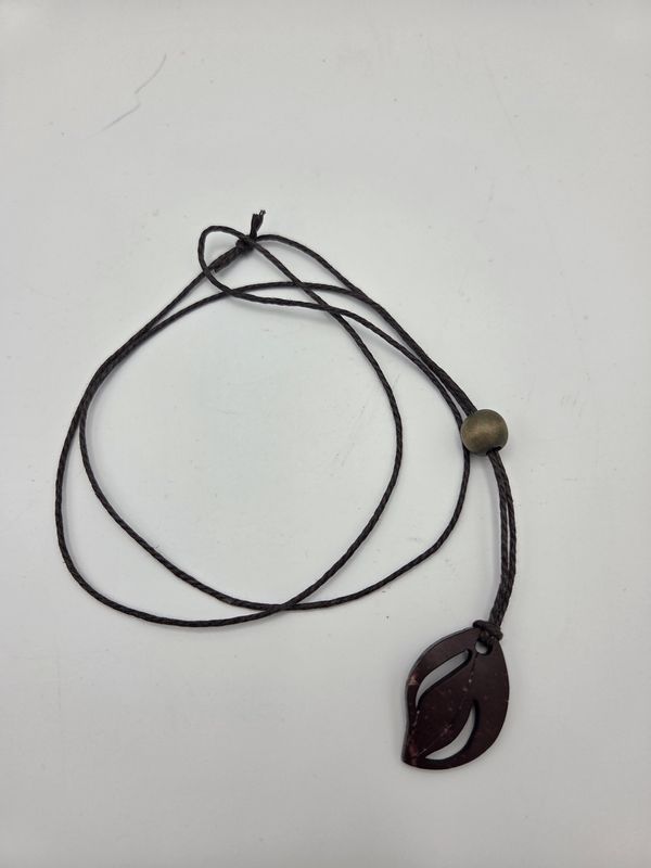 Adjustable Cord Wd Leaf Necklace
