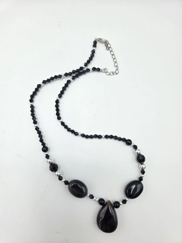 Black Teardrop Beaded Necklace