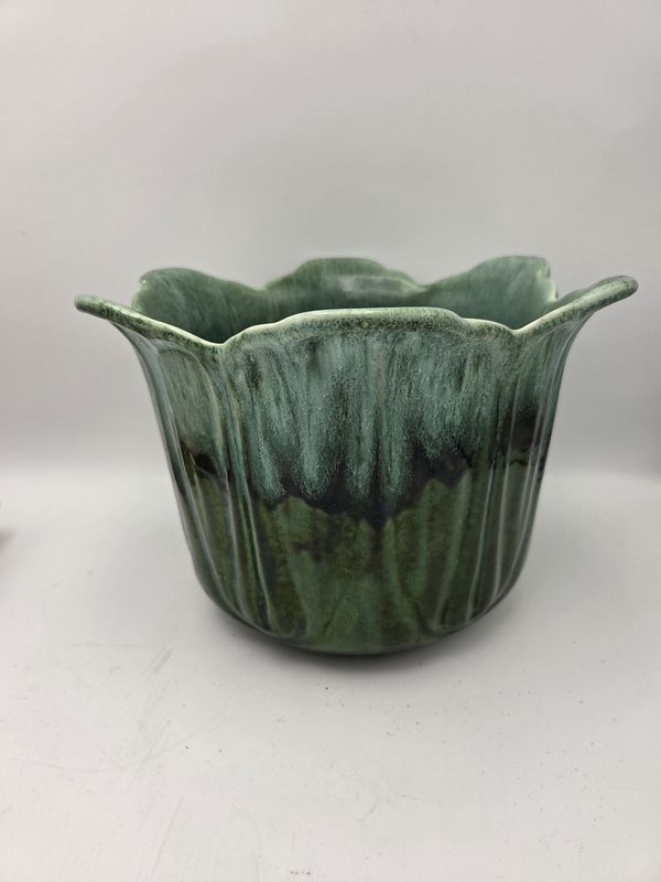 Judy Calif Grn Drp Glaze Planter
