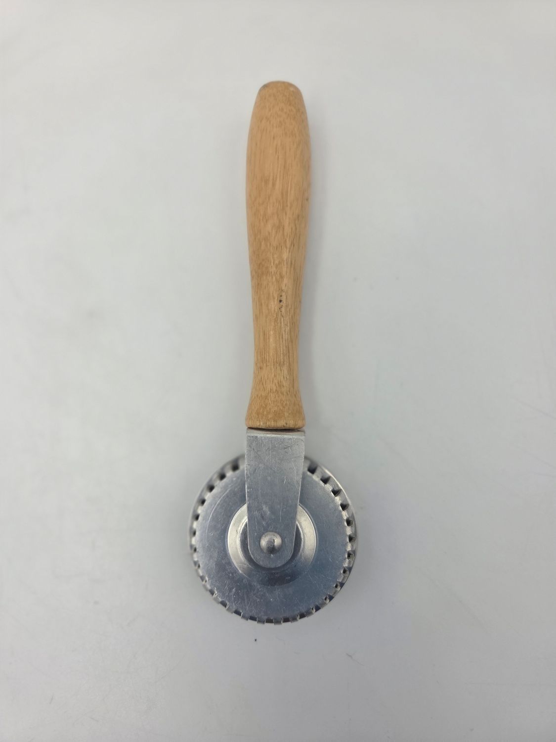 Wood Handle Fluted Pastry Wheel