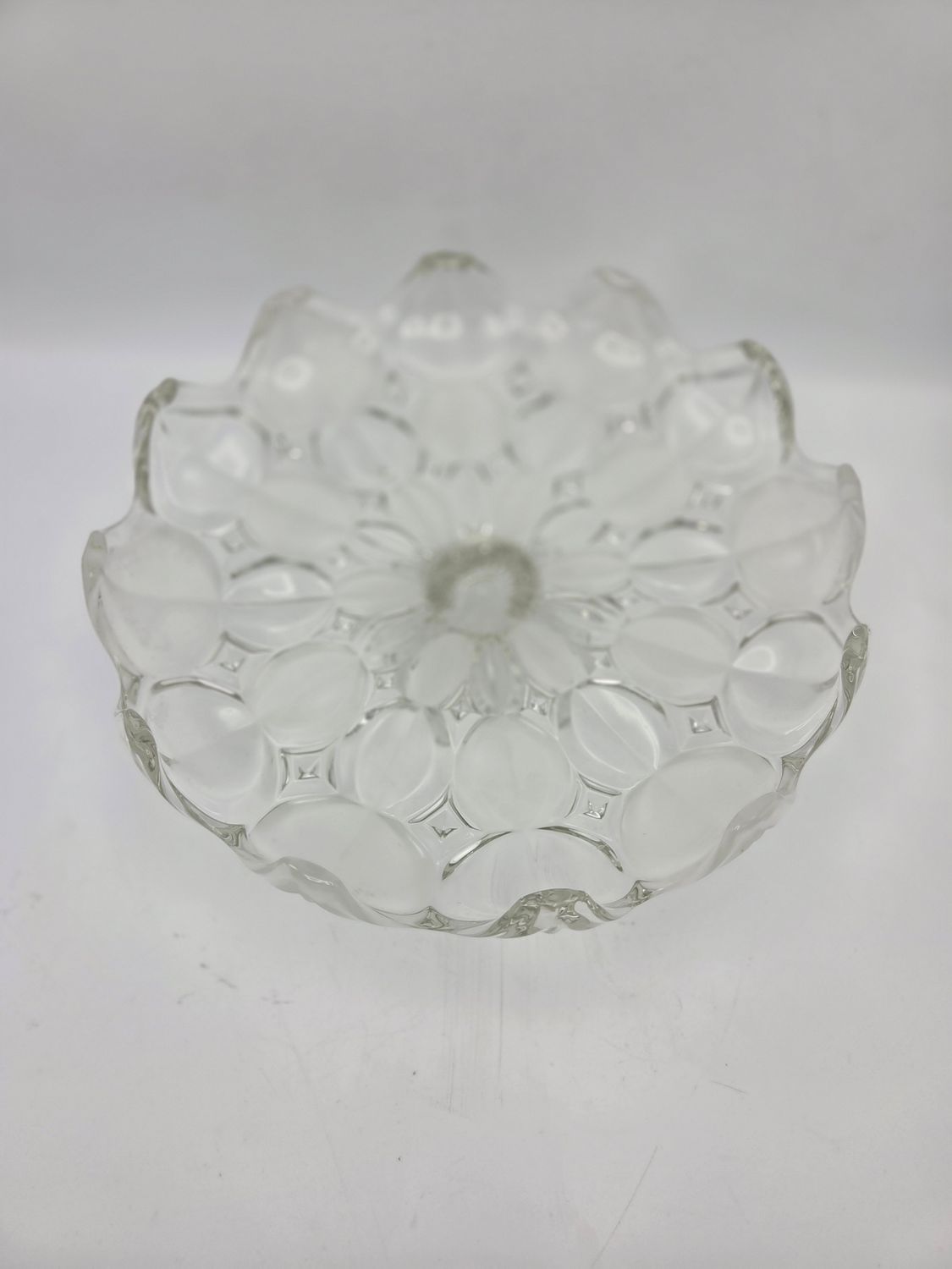 Vintage Frosted Petal Scalloped Cake Stand