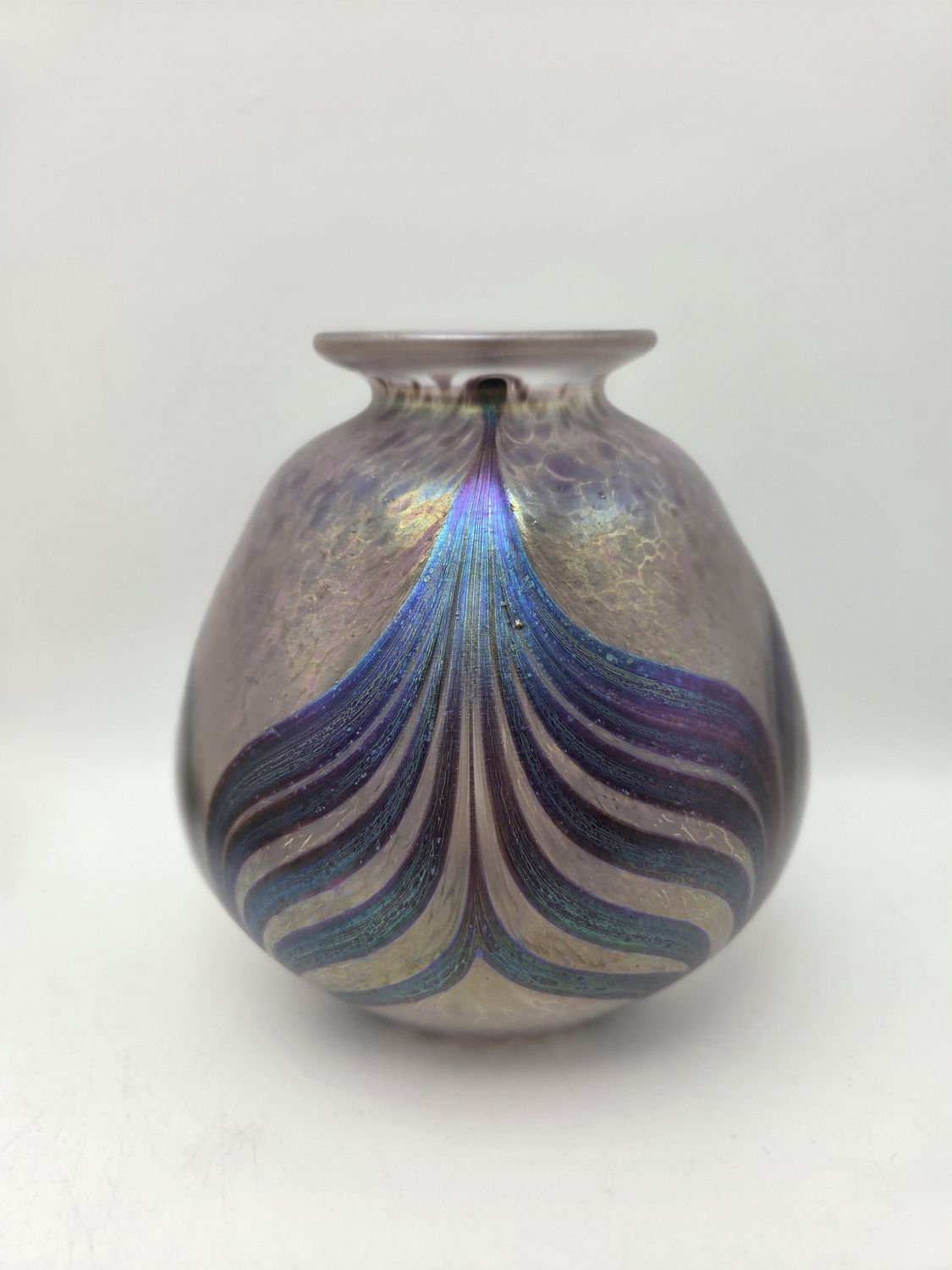 Pulled Feather Iridescent Glass Vase