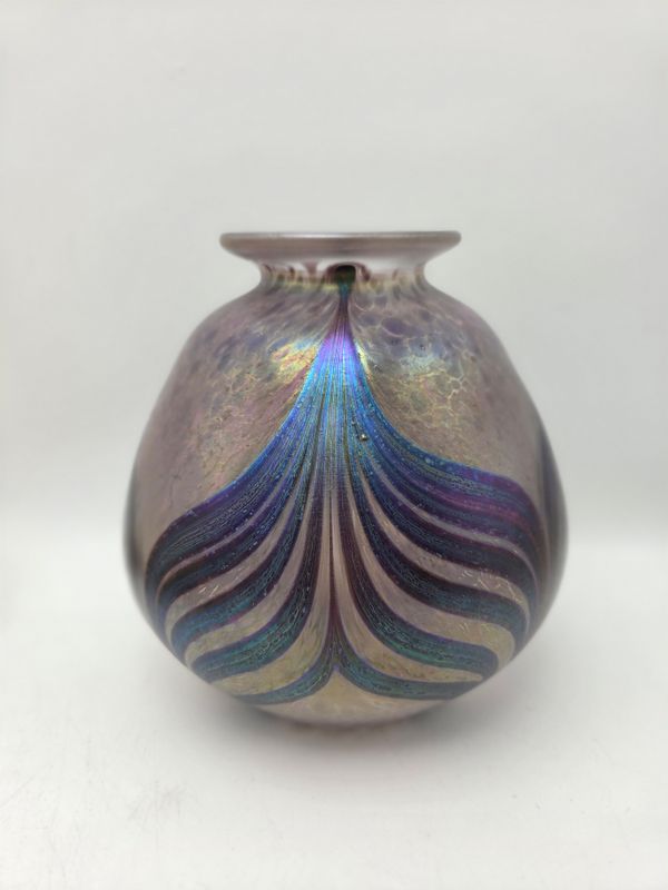 Pulled Feather Iridescent Glass Vase