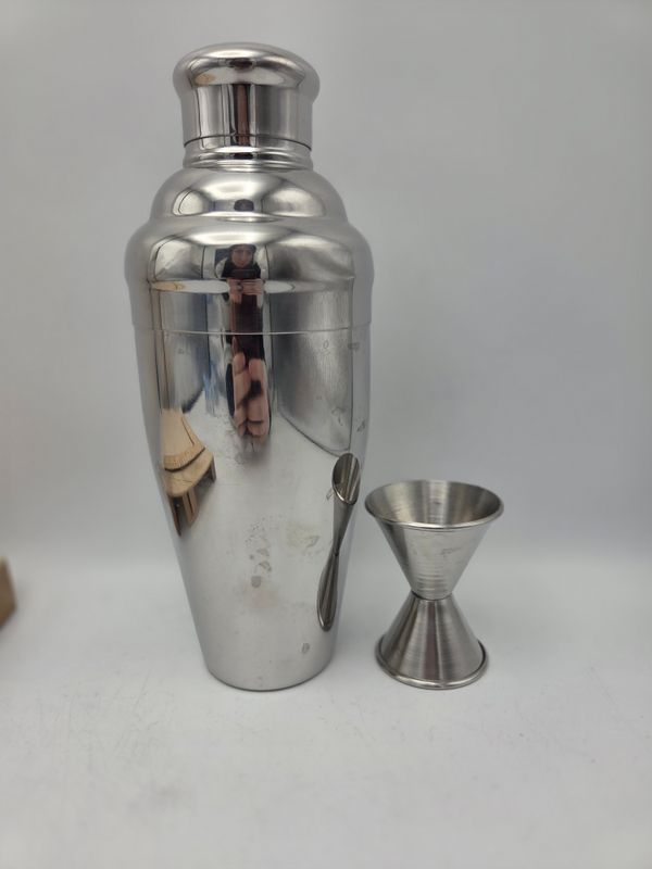Stainless Steel Cocktail Shaker &amp; Jigger