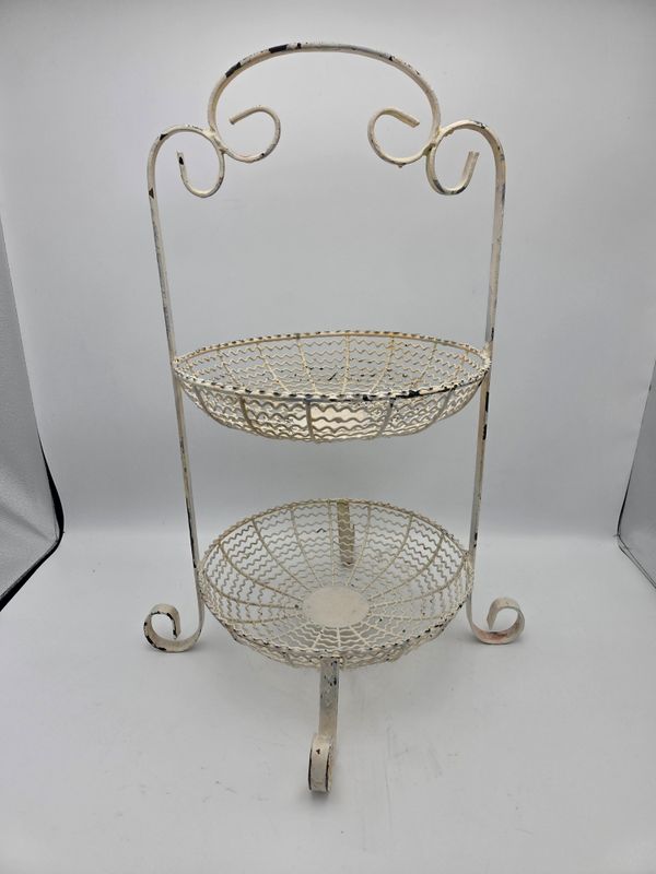 Dstrssd Metal Two-Tier Basket Stand