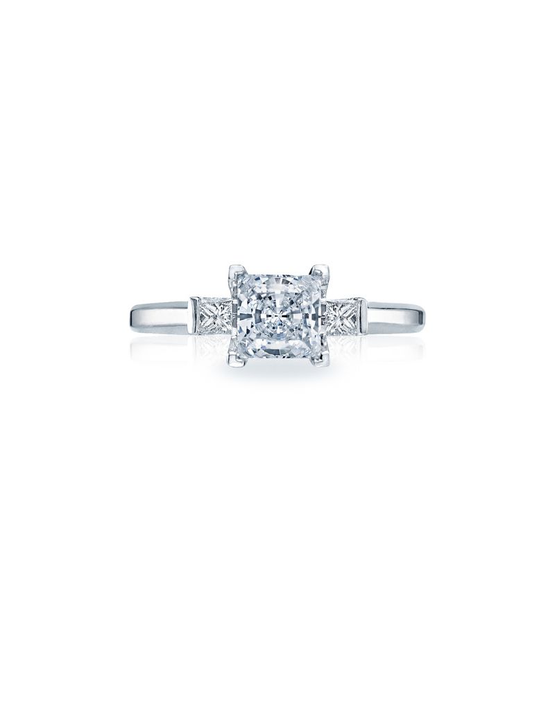 Tacori Bague fiançailles trinité platine diamants sur cote.  Diamants sur cotes: 0.21ct VS F-G