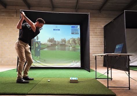 24/7 INDOOR ENCLOSURE / HITTING SCREEN (SHIPPING INCLUDED)