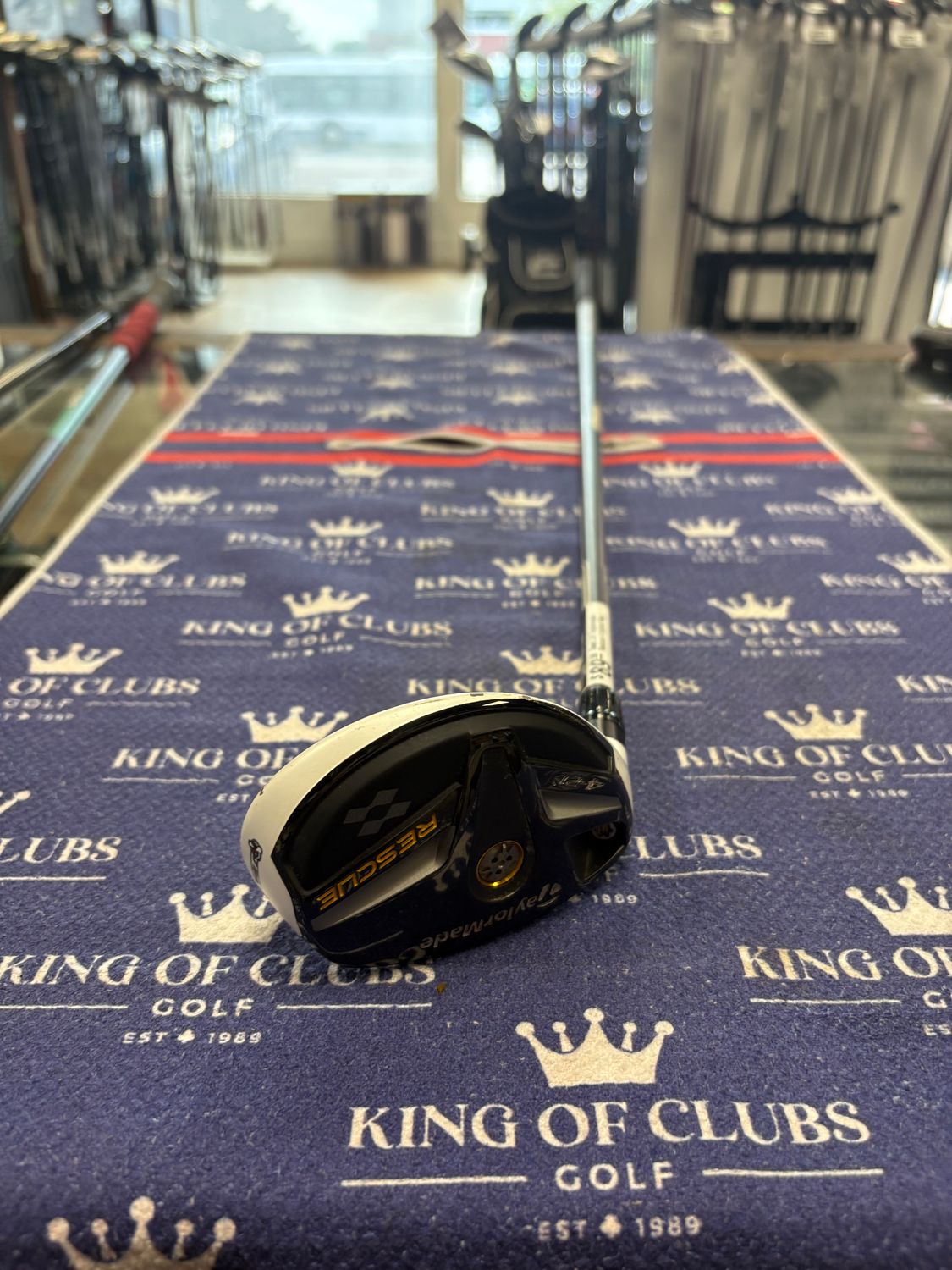 Used LH Taylormade Rescue 4 hybrid Reg