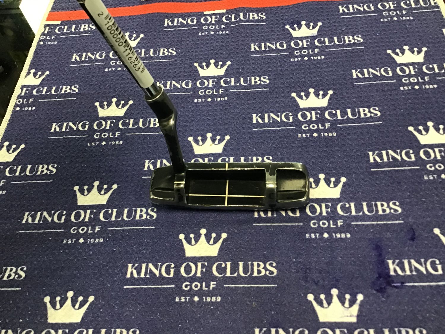 Used RH Black Putter