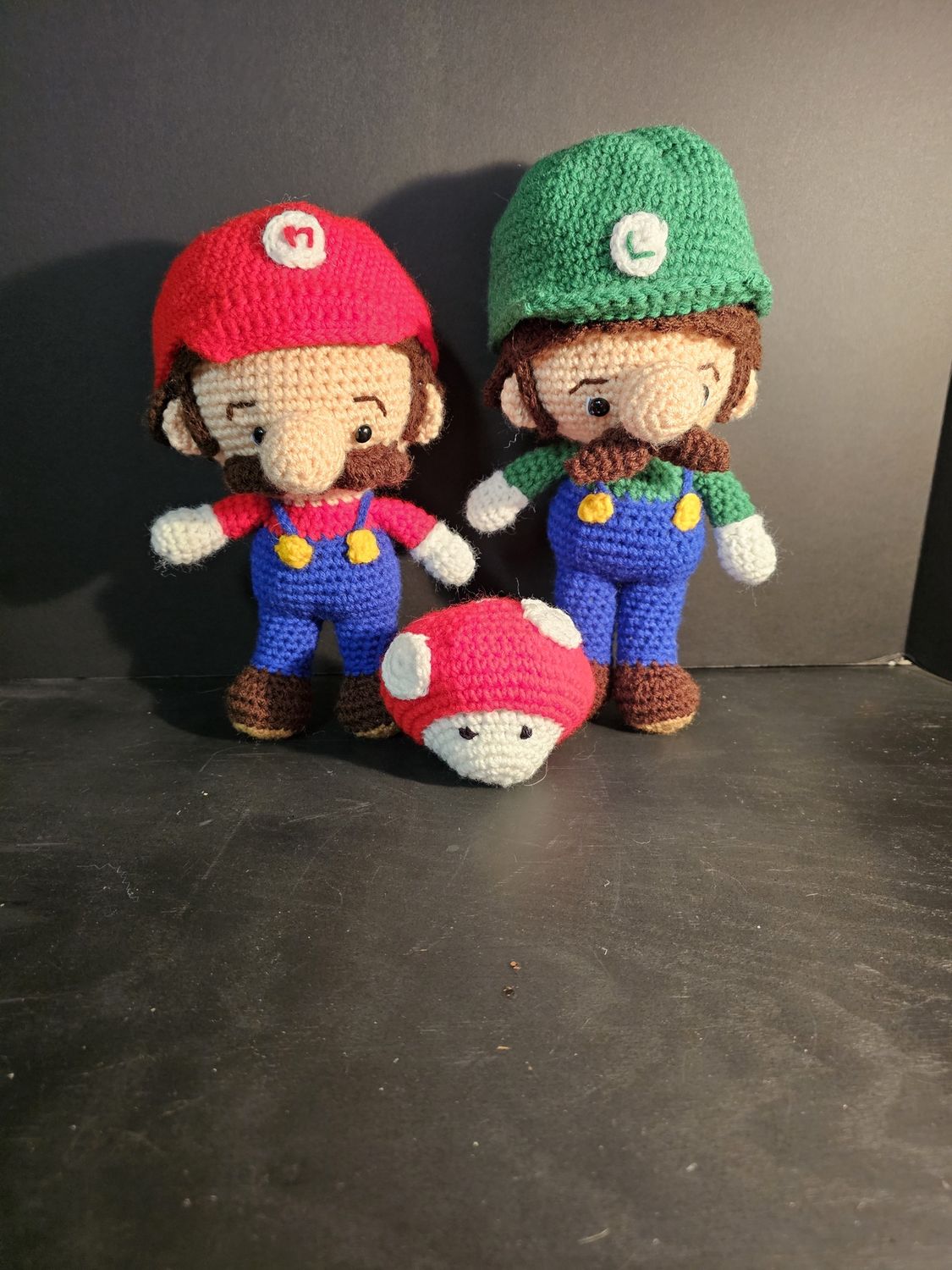Mario brothers with toadstool