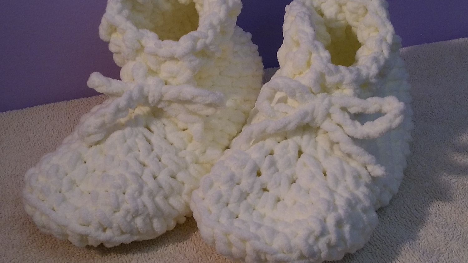Squishy Slippers-White