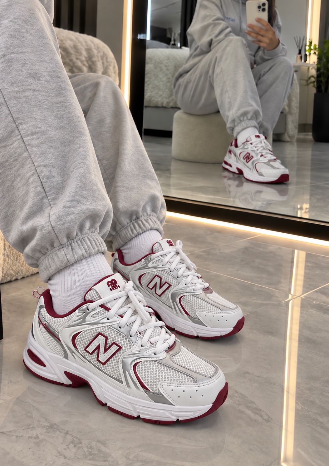 New Balance 530 White &amp; burgandy