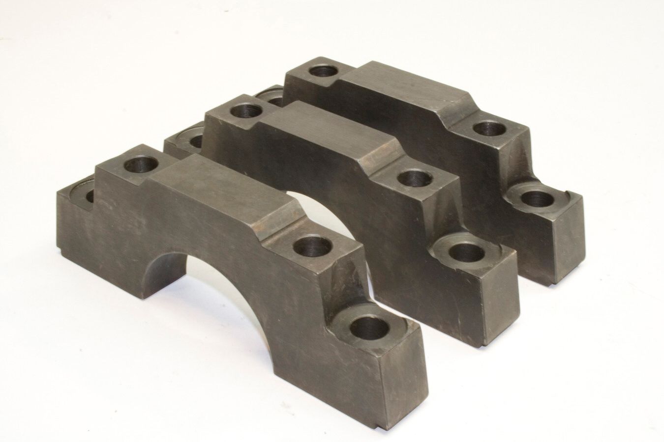 PRW INDUSTRIES, INC.Billet Main Caps 67-86 Chevy 350 4-Bolt Repl.