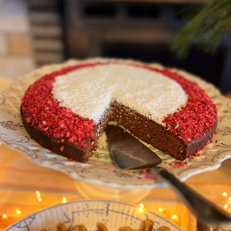Glutenvrije en lactosevrije taart, perfect voor feestjes en speciale gelegenheden. Op maat gemaakte vegan lekkernijen van Angies Atelier.